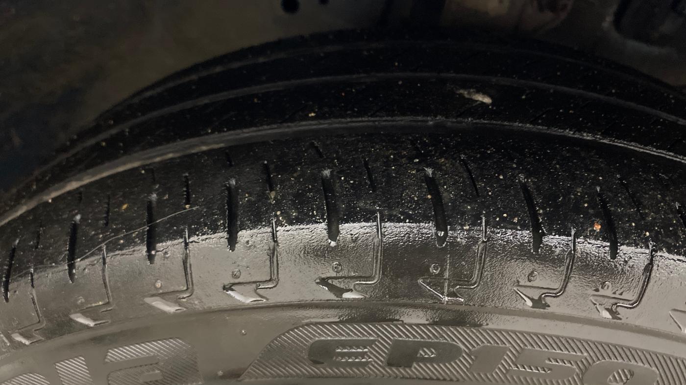 2014 Honda Brio S MT, Petrol, Manual, 62,077 km, Right Front Tyre Tread
