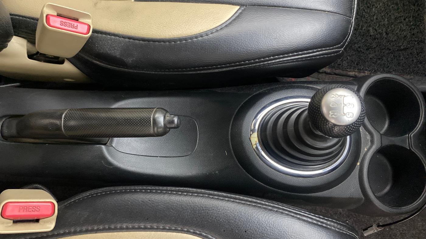 2014 Honda Brio S MT, Petrol, Manual, 62,077 km, Gear Lever