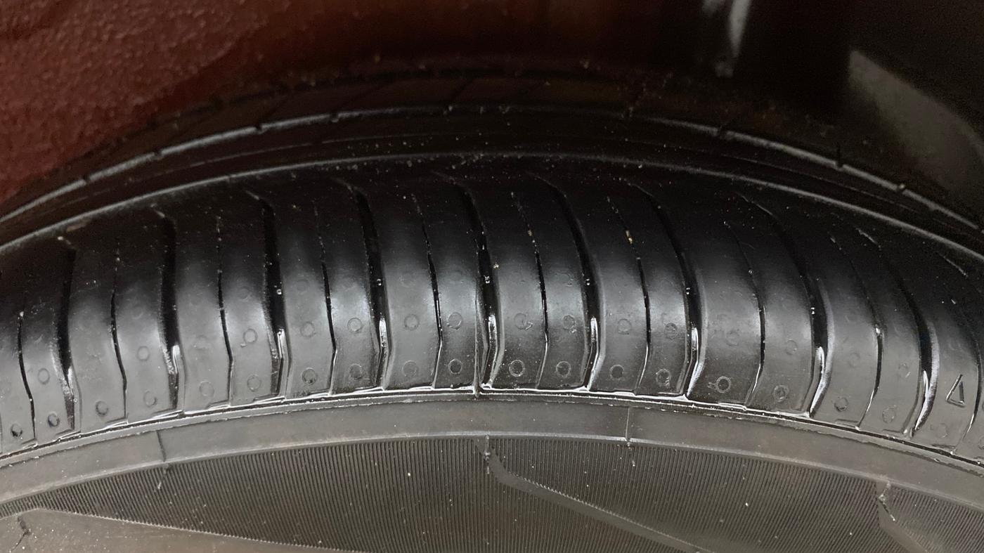 2017 Maruti IGNIS DELTA 1.2 AMT, Petrol, Automatic, 49,281 km, Left Rear Tyre Tread