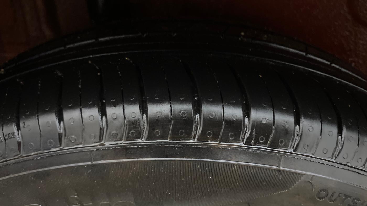 2017 Maruti IGNIS DELTA 1.2 AMT, Petrol, Automatic, 49,281 km, Right Rear Tyre Tread