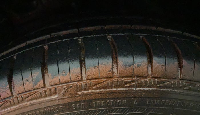 2014 Hyundai Grand i10 SPORTZ 1.2 KAPPA VTVT, Petrol, Manual, 33,293 km, Left Front Tyre Tread