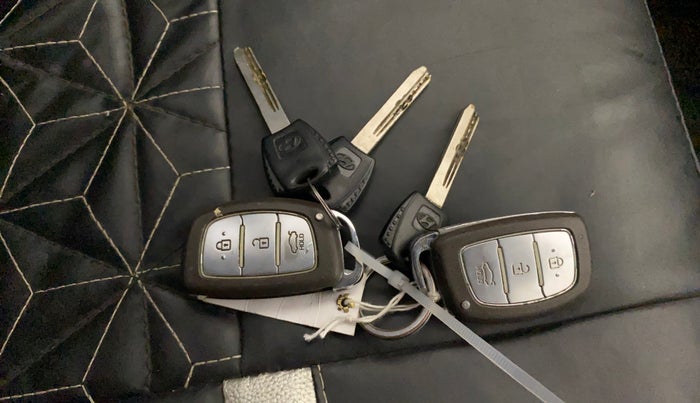 2014 Hyundai Grand i10 SPORTZ 1.2 KAPPA VTVT, Petrol, Manual, 33,293 km, Key Close Up