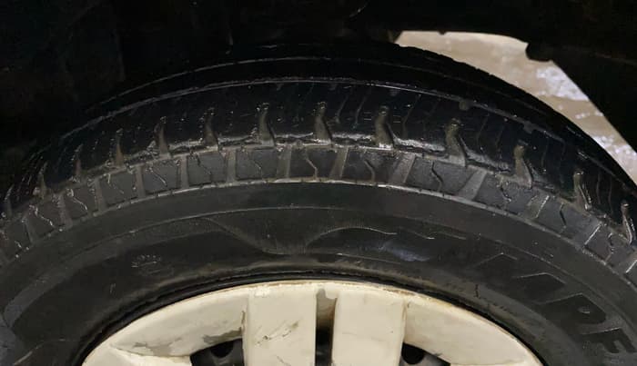 2015 Maruti Alto 800 LXI, Petrol, Manual, 33,787 km, Left Rear Tyre Tread