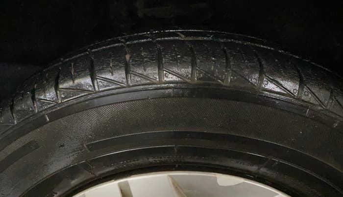 2015 Maruti Alto 800 LXI, Petrol, Manual, 33,787 km, Right Front Tyre Tread