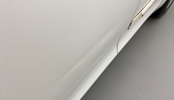 2017 Hyundai Eon ERA PLUS, Petrol, Manual, 67,991 km, Front passenger door - Slightly dented