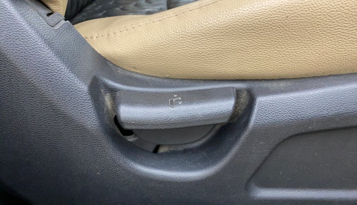 2018 Hyundai Elite i20 MAGNA EXECUTIVE 1.2, Petrol, Manual, 37,331 km, Driver Side Adjustment Panel