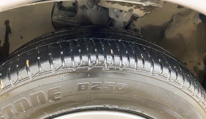 2018 Hyundai Elite i20 MAGNA EXECUTIVE 1.2, Petrol, Manual, 37,331 km, Left Front Tyre Tread