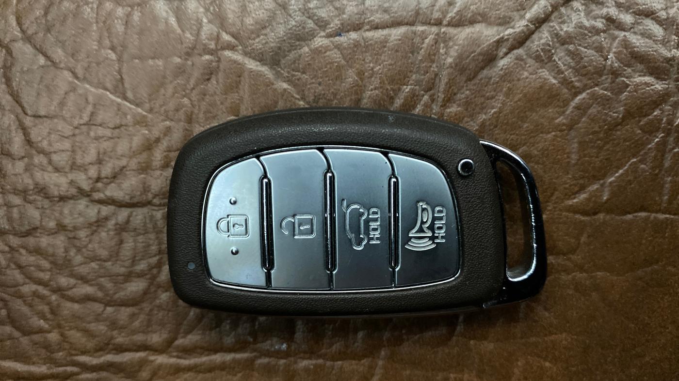 2022 Hyundai VENUE SX 1.0 (O) TURBO IMT, Petrol, Manual, 32,769 km, Key Close Up