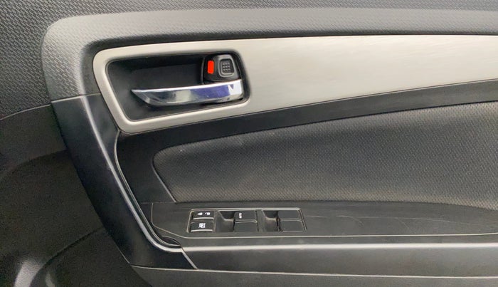 2018 Maruti Vitara Brezza ZDI PLUS, Diesel, Manual, 84,345 km, Driver Side Door Panels Control