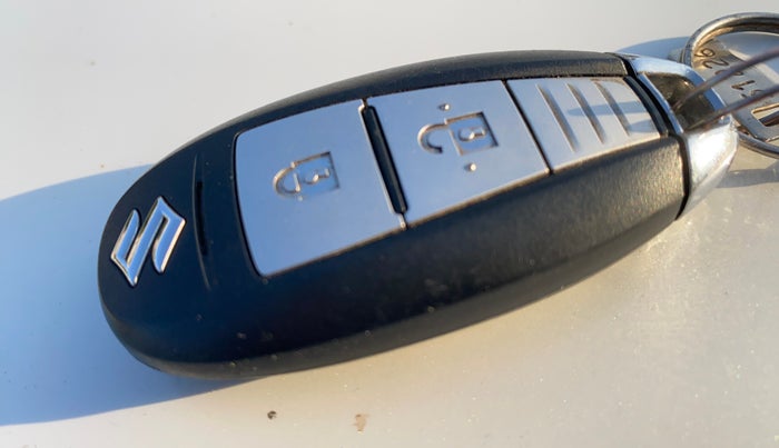 2020 Maruti Vitara Brezza VXI, Petrol, Manual, 55,333 km, Key Close Up