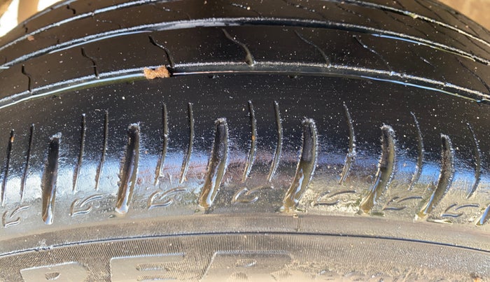 2020 Maruti Vitara Brezza VXI, Petrol, Manual, 55,333 km, Left Front Tyre Tread