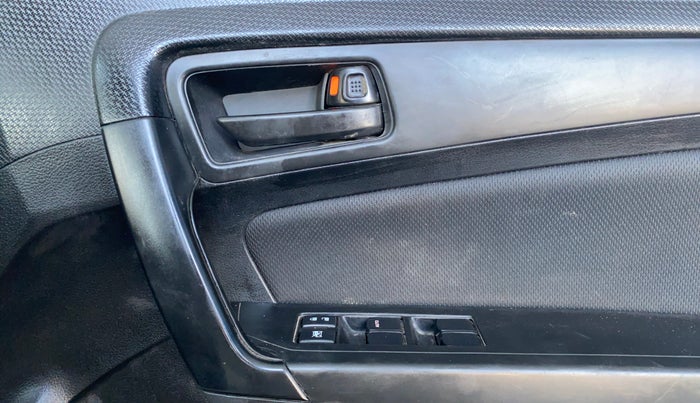 2020 Maruti Vitara Brezza VXI, Petrol, Manual, 55,333 km, Driver Side Door Panels Control