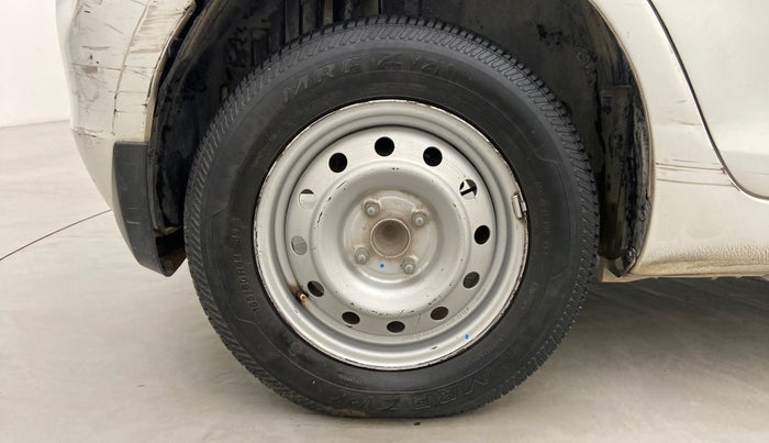 2012 Maruti Swift LXI, Petrol, Manual, 41,110 km, Right Rear Wheel