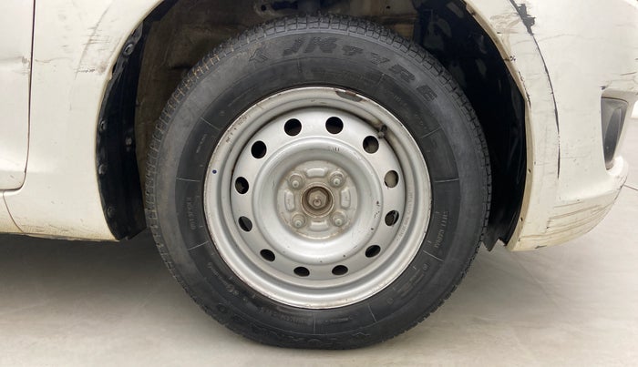 2012 Maruti Swift LXI, Petrol, Manual, 41,110 km, Right Front Wheel
