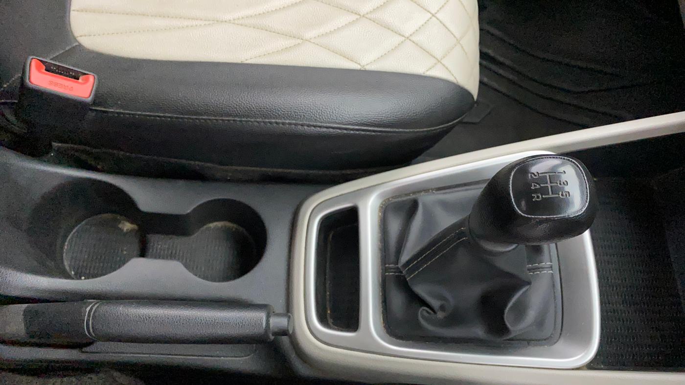 2023 Hyundai VENUE S 1.2, Petrol, Manual, 62,182 km, Gear Lever