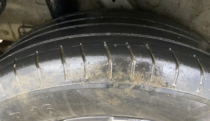 2023 Hyundai VENUE S 1.2, Petrol, Manual, 62,182 km, Right Rear Tyre Tread