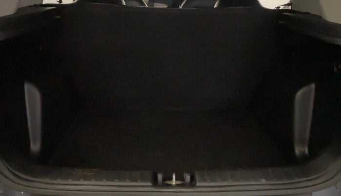 2022 KIA SONET HTK 1.2, Petrol, Manual, 18,983 km, Boot Inside