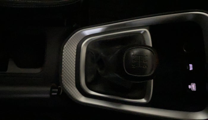 2022 KIA SONET HTK 1.2, Petrol, Manual, 18,983 km, Gear Lever