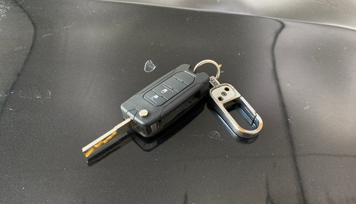 2019 Jeep Compass SPORT PLUS 1.4 PETROL, Petrol, Manual, 1,36,754 km, Key Close Up