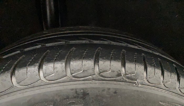 2020 Ford Ecosport TITANIUM 1.5 SPORTS(SUNROOF) PETROL, Petrol, Manual, 27,330 km, Right Rear Tyre Tread