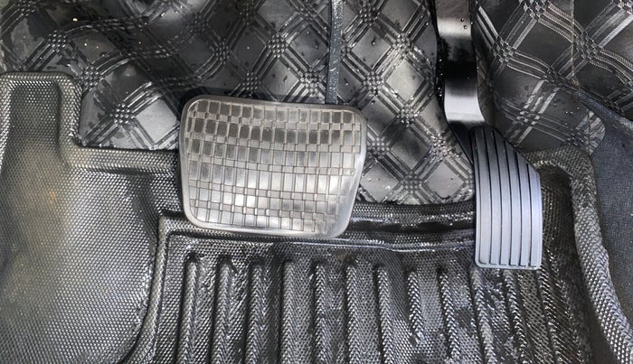 2022 Tata NEXON XZA PLUS (PREMIUM) KAZIRANGA DIESEL, Diesel, Automatic, 68,688 km, Pedals