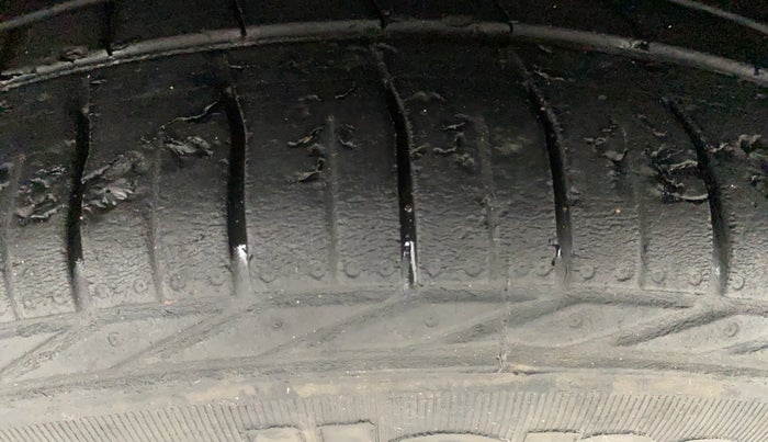 2022 Tata NEXON XZA PLUS (PREMIUM) KAZIRANGA DIESEL, Diesel, Automatic, 68,688 km, Left Front Tyre Tread