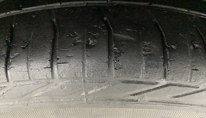 2022 Tata NEXON XZA PLUS (PREMIUM) KAZIRANGA DIESEL, Diesel, Automatic, 68,688 km, Right Front Tyre Tread