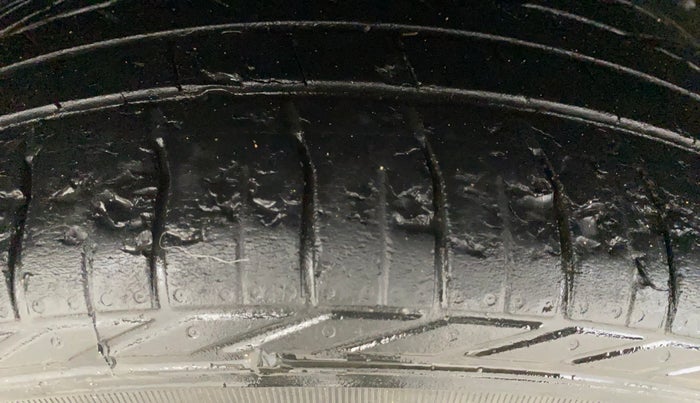 2022 Tata NEXON XZA PLUS (PREMIUM) KAZIRANGA DIESEL, Diesel, Automatic, 68,688 km, Right Rear Tyre Tread