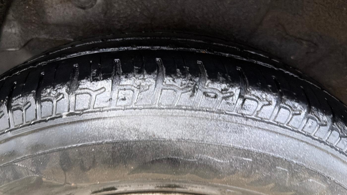 2015 Hyundai i10 MAGNA 1.1, Petrol, Manual, 21,649 km, Right Rear Tyre Tread