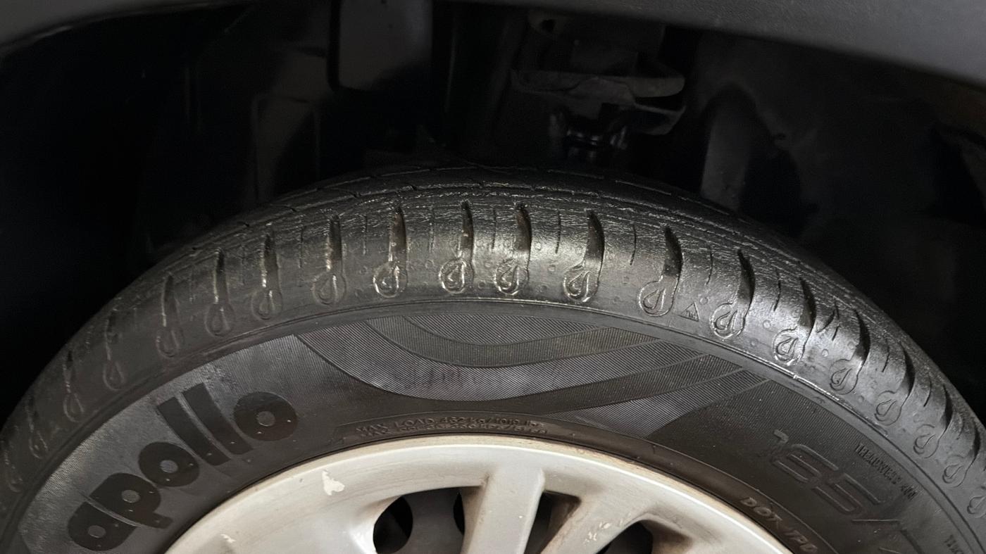 2020 Renault Kwid RXL, Petrol, Manual, 35,466 km, Left Front Tyre Tread