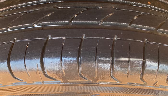 2015 Ford Ecosport TREND 1.5L DIESEL, Diesel, Manual, 1,06,738 km, Left Rear Tyre Tread