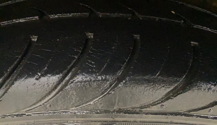 2015 Hyundai Eon MAGNA +, Petrol, Manual, 56,312 km, Right Rear Tyre Tread