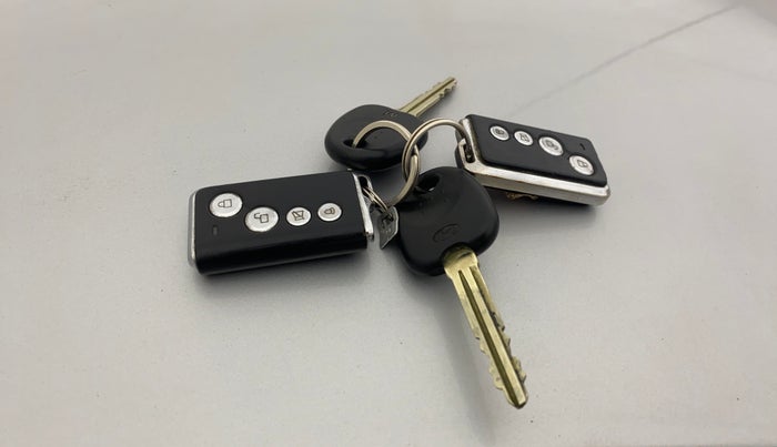 2015 Hyundai Eon MAGNA +, Petrol, Manual, 56,312 km, Key Close Up