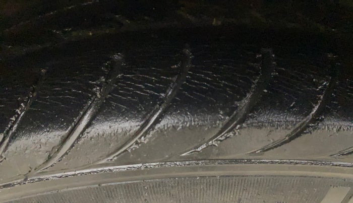 2015 Hyundai Eon MAGNA +, Petrol, Manual, 56,312 km, Right Front Tyre Tread