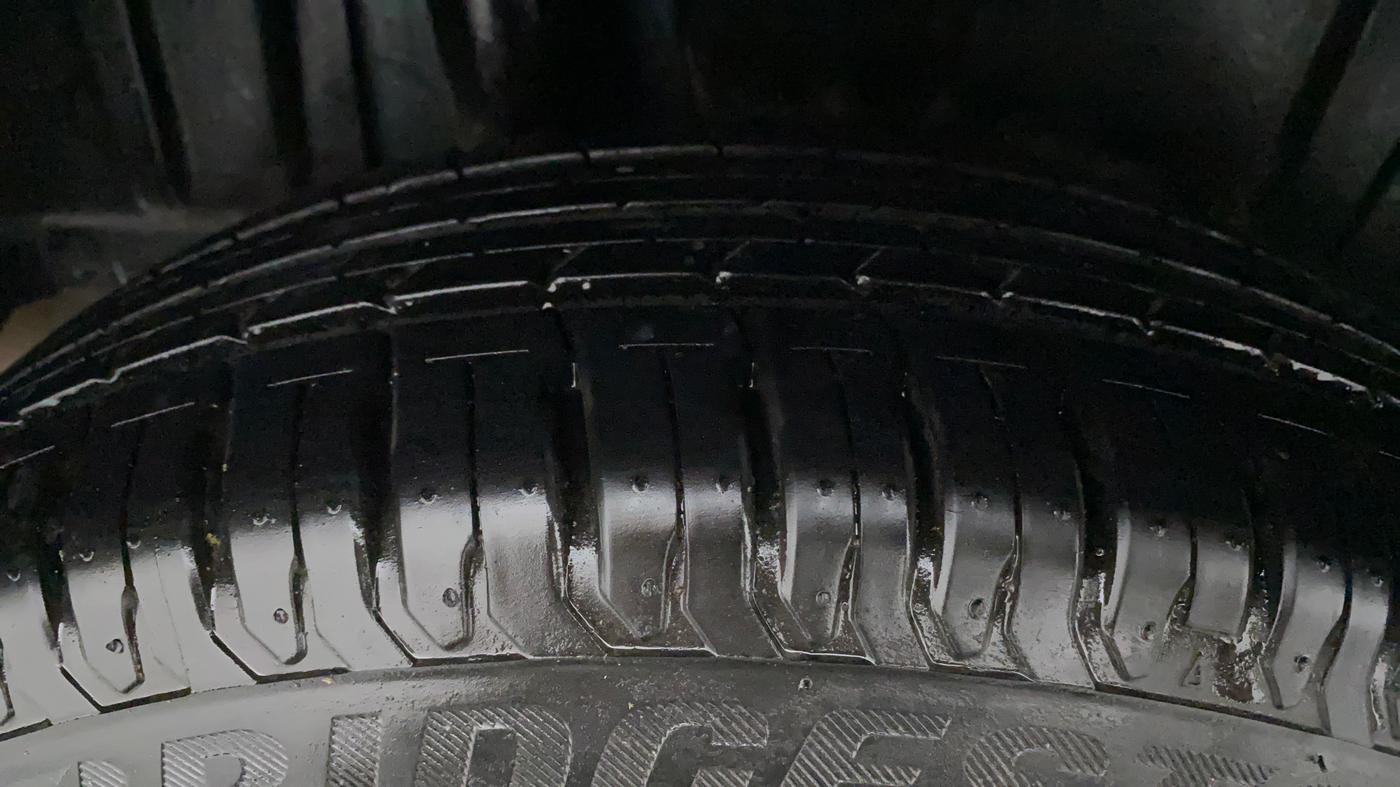 2021 Maruti XL6 ALPHA AT, Petrol, Automatic, 20,534 km, Right Rear Tyre Tread
