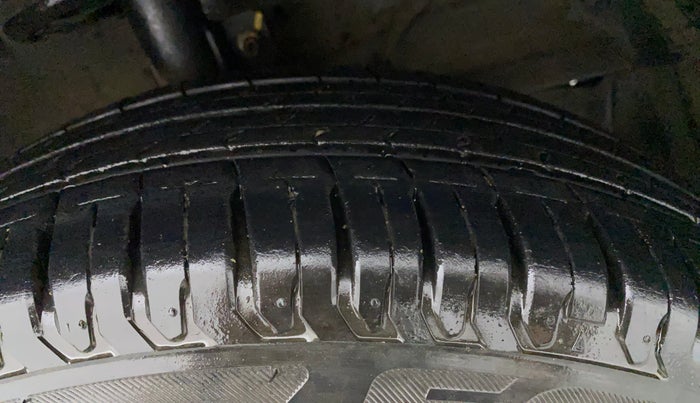 2021 Maruti XL6 ALPHA AT, Petrol, Automatic, 20,534 km, Right Front Tyre Tread