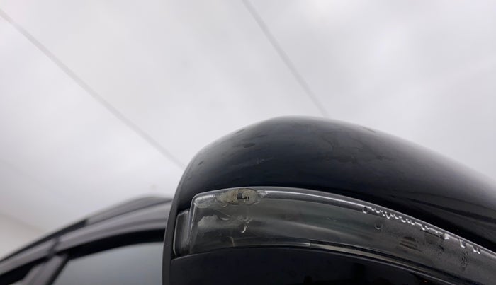 2021 Maruti XL6 ALPHA AT, Petrol, Automatic, 20,534 km, Right rear-view mirror - Indicator light has minor damage