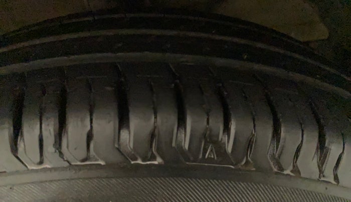 2018 Maruti Dzire VXI AMT, Petrol, Automatic, 24,209 km, Right Front Tyre Tread