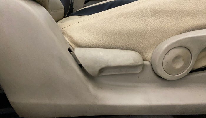 2018 Maruti Ciaz ZETA 1.4  AT PETROL, Petrol, Automatic, 72,881 km, Driver Side Adjustment Panel