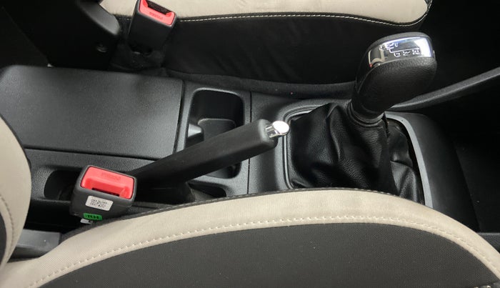 2022 Renault TRIBER RXZ AMT, Petrol, Automatic, 7,177 km, Gear Lever