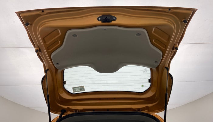 2022 Renault TRIBER RXZ AMT, Petrol, Automatic, 7,177 km, Boot Door Open