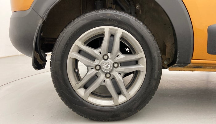 2022 Renault TRIBER RXZ AMT, Petrol, Automatic, 7,177 km, Right Rear Wheel