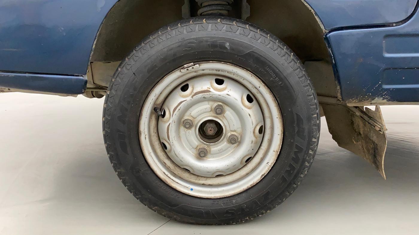 2010 Maruti OMNI E STD, Petrol, Manual, 62,655 km, Left Front Wheel
