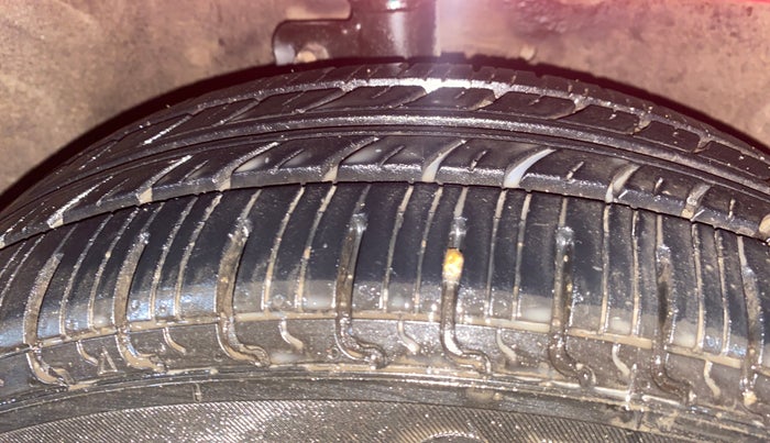 2016 Maruti Celerio VXI, Petrol, Manual, 43,180 km, Right Front Tyre Tread