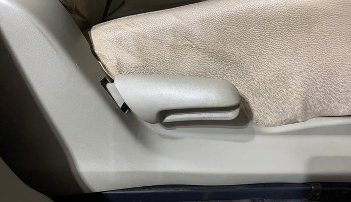 2016 Maruti Celerio VXI, Petrol, Manual, 43,180 km, Driver Side Adjustment Panel