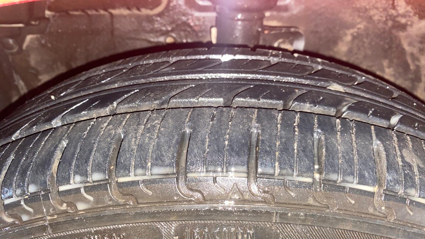 2016 Maruti Celerio VXI, Petrol, Manual, 43,180 km, Left Front Tyre Tread