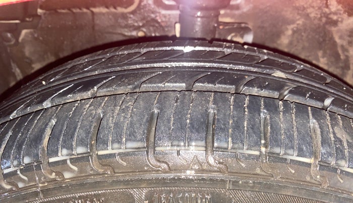 2016 Maruti Celerio VXI, Petrol, Manual, 43,180 km, Left Front Tyre Tread