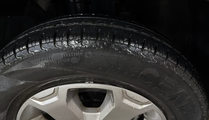 2017 Renault Kwid CLIMBER 1.0, Petrol, Manual, 36,557 km, Right Front Tyre Tread