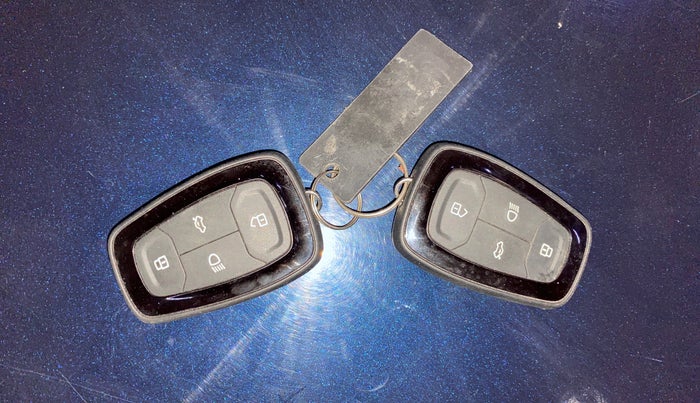 2022 Tata TIGOR XZ PLUS LEATHERETTE, Petrol, Manual, 8,341 km, Key Close Up