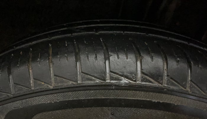 2022 Renault TRIBER RXT, Petrol, Manual, 1,01,614 km, Left Rear Tyre Tread